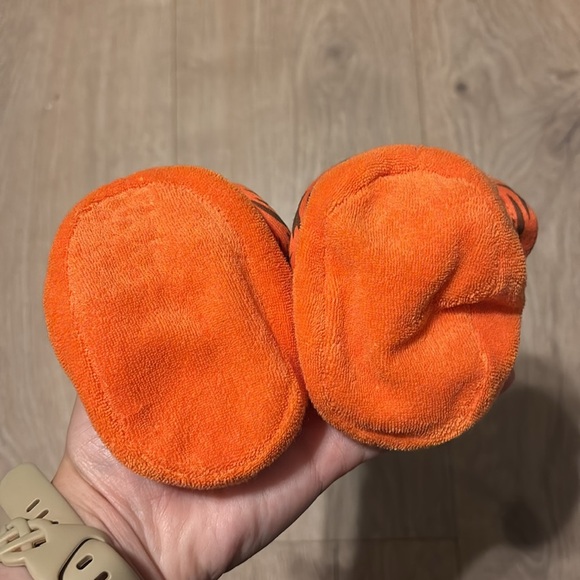 Vintage Disney Tigger Baby Booties - Picture 2 of 2